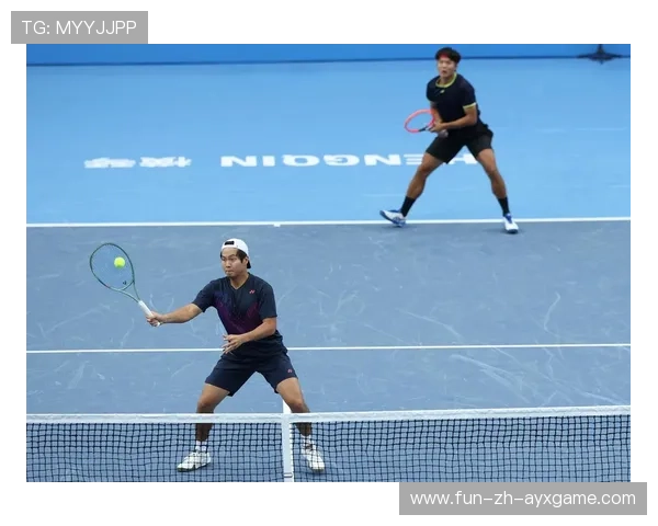 网球双打配合默契到令人发指