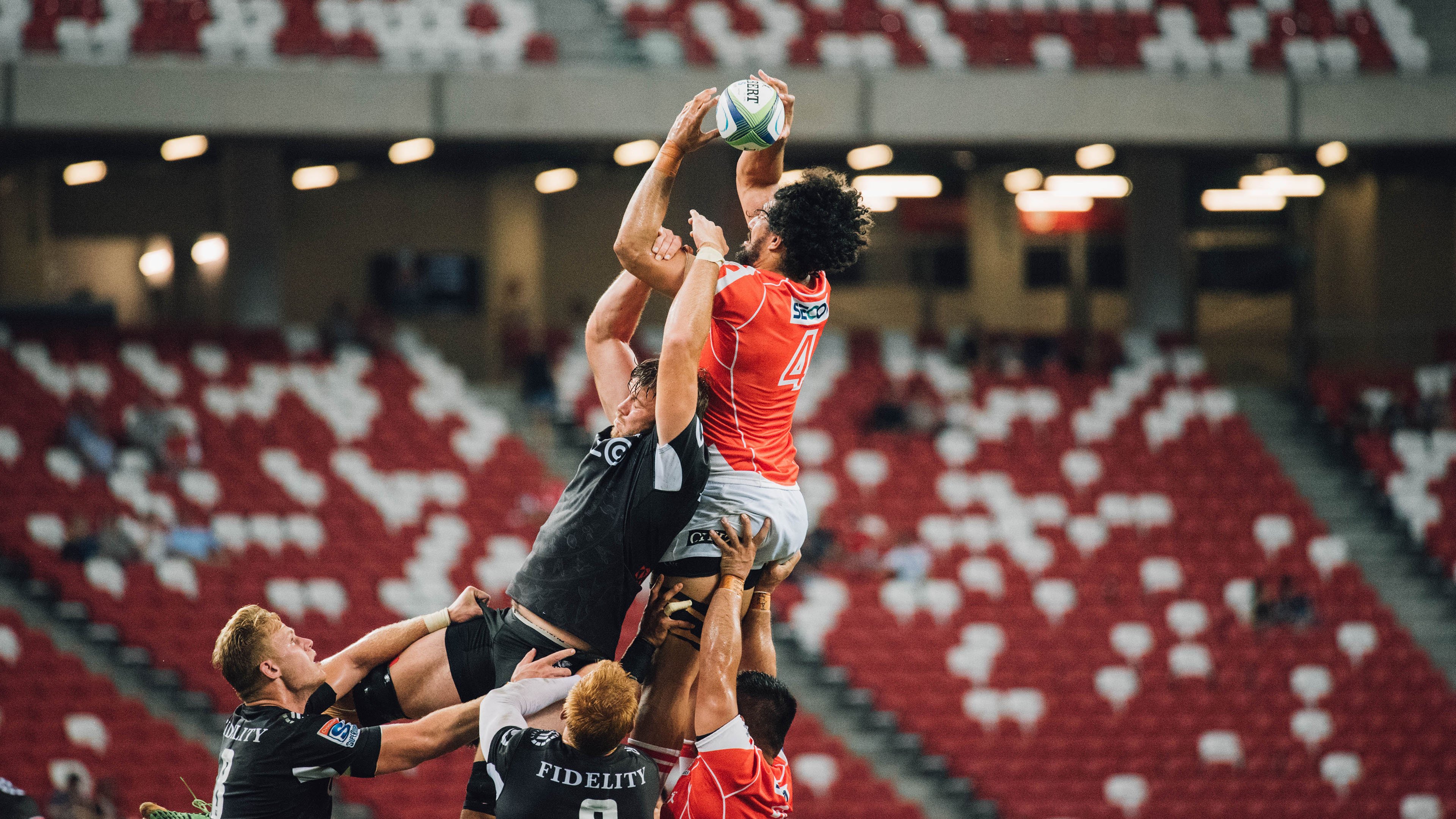 “马科斯·莫奇：阿根廷美洲狮队的全能防守者，未来星光熠熠”